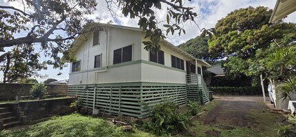 1533 Palolo Ave in Honolulu, HI - Foto de edificio - Building Photo