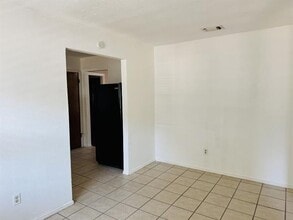 912 Woodview Dr in Granbury, TX - Building Photo - Building Photo