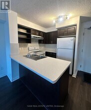 120 Dallimore Cir in Toronto, ON - Building Photo - Building Photo