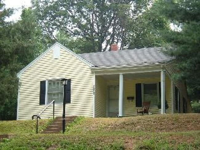 1020 Lindsay St in Lynchburg, VA - Building Photo - Building Photo