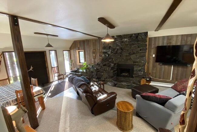 37905 Hall Rd in Sterling, AK - Building Photo - Building Photo