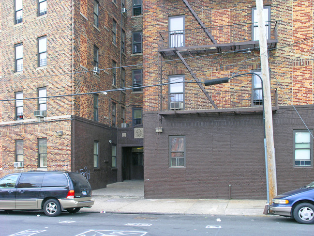 1415 Bristow St in Bronx, NY - Building Photo - Building Photo