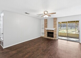 5938 Oak Run St in San Antonio, TX - Building Photo - Building Photo