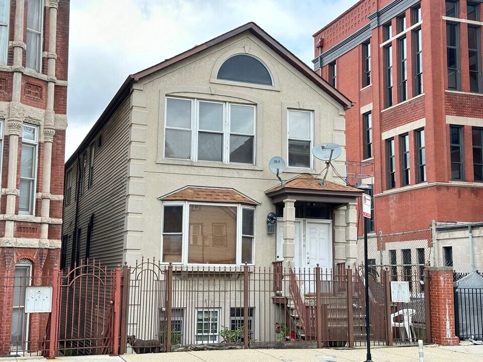 1456 W Augusta Blvd, Unit J07P in Chicago, IL - Building Photo