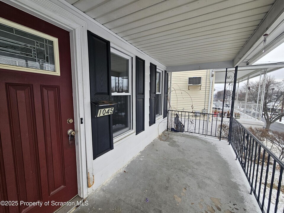 1045 Prescott Ave in Scranton, PA - Building Photo