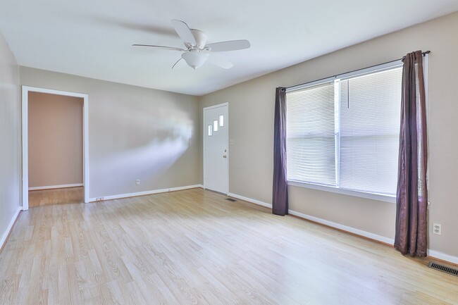 137 Beyer Ave in Dresden, TN - Building Photo - Building Photo