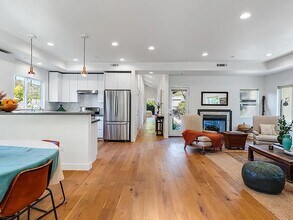 5024 El Verano Ave in Los Angeles, CA - Building Photo - Building Photo