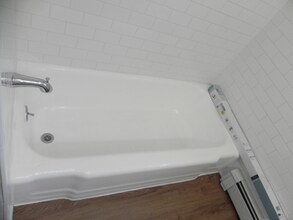 8 1/2 Girard St in Norwalk, CT - Building Photo - Building Photo