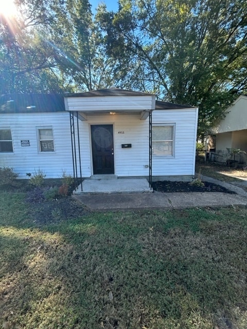 property at 4955 Buford Ave
