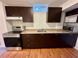 103 Baffin Cres in Brampton, ON - Building Photo