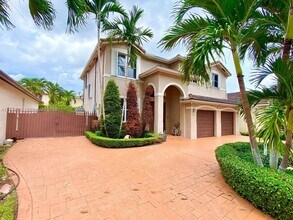 13851 SW 38th Ln in Miami, FL - Building Photo - Building Photo