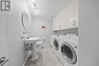 2147 Fillmore Crescent in Ottawa, ON - Building Photo - Building Photo