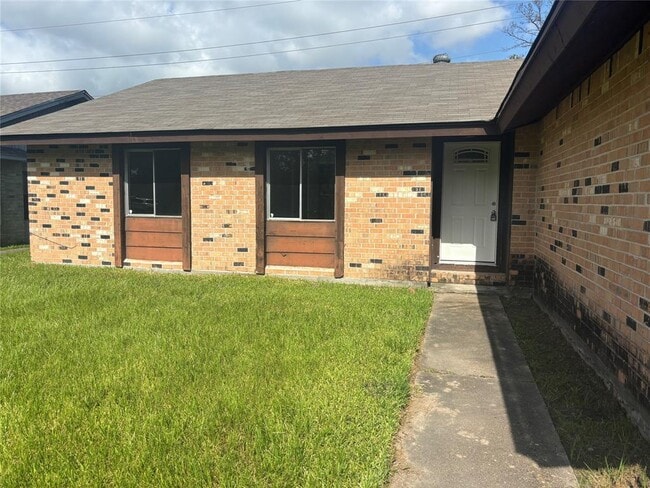 property at 15227 Heron Park Dr