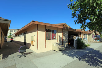 1839 E Grove Ave in Orange, CA - Building Photo - Building Photo