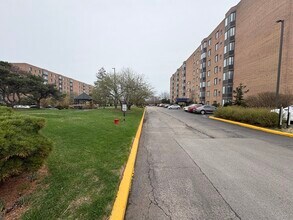 637 E Woodland Park Ave in Chicago, IL - Building Photo - Building Photo