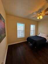 319 S Olive St in San Antonio, TX - Building Photo - Building Photo