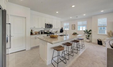415 Arc Ct in Hayward, CA - Building Photo - Building Photo