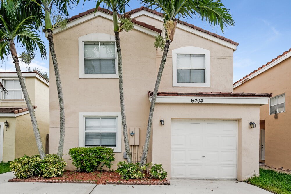 6204 Seminole Terrace in Margate, FL - Building Photo