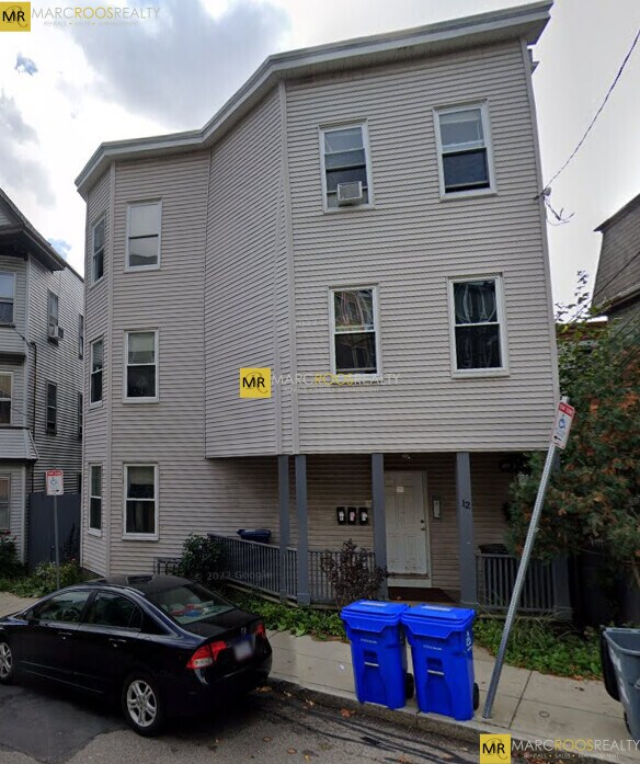 12 Wensley St, Unit 1 in Boston, MA - Foto de edificio - Building Photo
