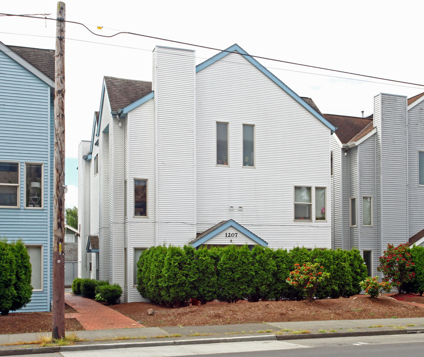 1207 NW 85th St in Seattle, WA - Building Photo