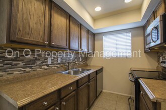 11026 N 28th Dr-Unit -UNIT 6 in Phoenix, AZ - Building Photo - Building Photo