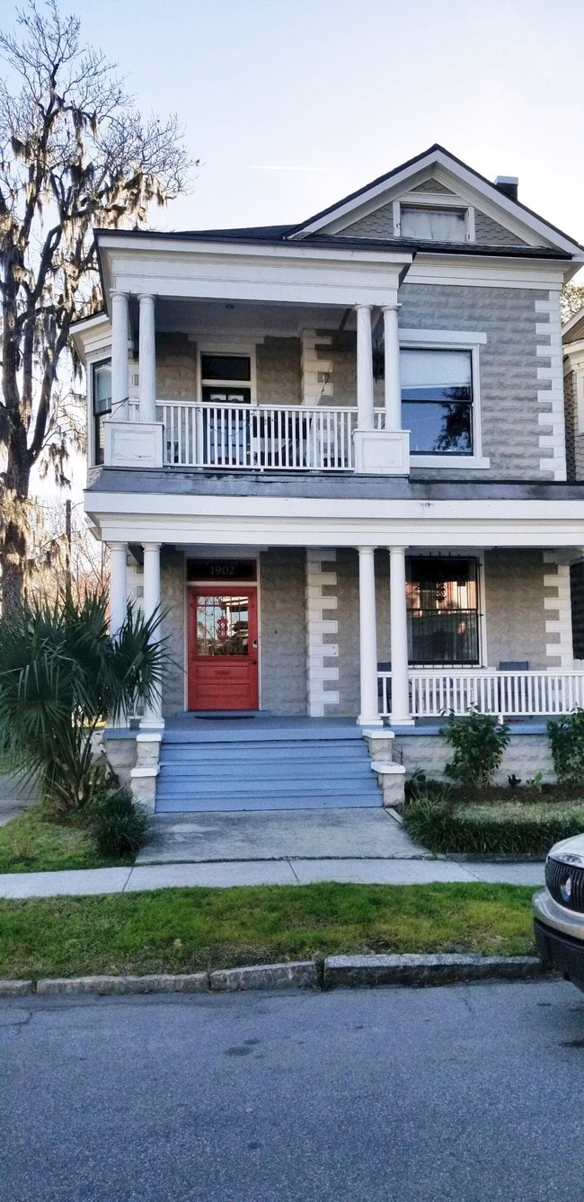 1902 Barnard St, Unit 2 in Savannah, GA - Building Photo - Building Photo