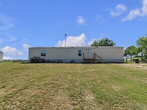 618 Bylerpool Rd in Kingsbury, TX - Building Photo - Building Photo