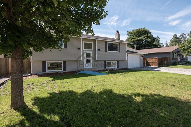 1310 E Locust Ave in Coeur d'Alene, ID - Building Photo - Building Photo