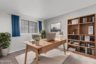 921 W University Dr in Mesa, AZ - Building Photo - Building Photo