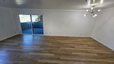 5541 Fulcher Ave in Los Angeles, CA - Foto de edificio - Building Photo