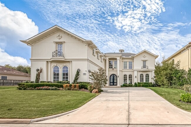 property at 3802 Louvre Ln