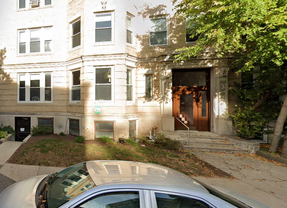 19 Englewood Ave, Unit X in Brookline, MA - Building Photo