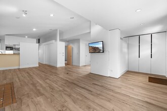 525 Grand Blvd in Los Angeles, CA - Building Photo - Building Photo