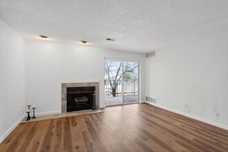 2575 S Syracuse Way in Denver, CO - Building Photo - Building Photo