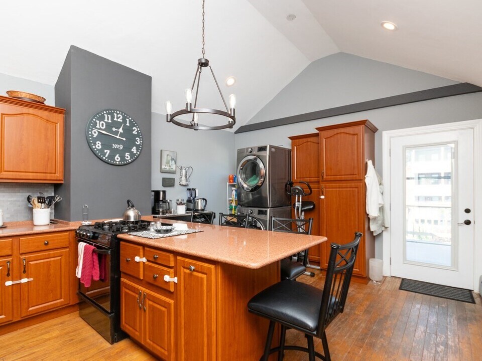 551 E 7th St in Boston, MA - Building Photo