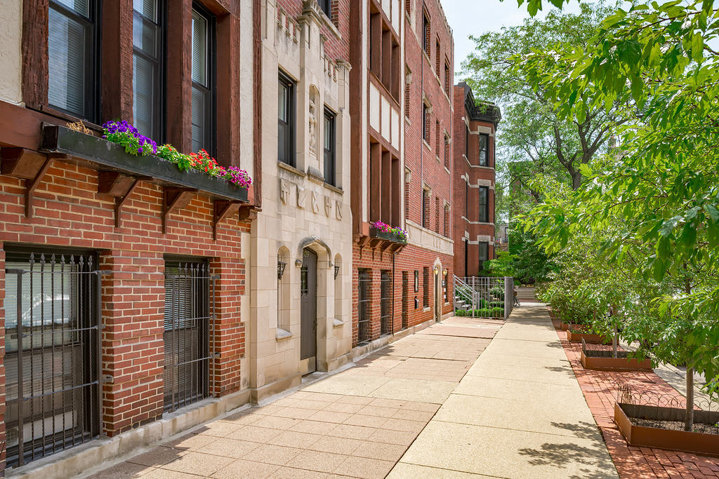 1807-09 N. Lincoln Park West in Chicago, IL - Building Photo