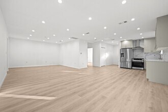 1642 S Crest Dr in Los Angeles, CA - Building Photo - Building Photo