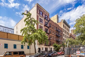 350 West 18th Street in New York, NY - Building Photo - Building Photo