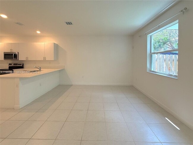 1060 SE 26th Ter in Homestead, FL - Building Photo - Building Photo