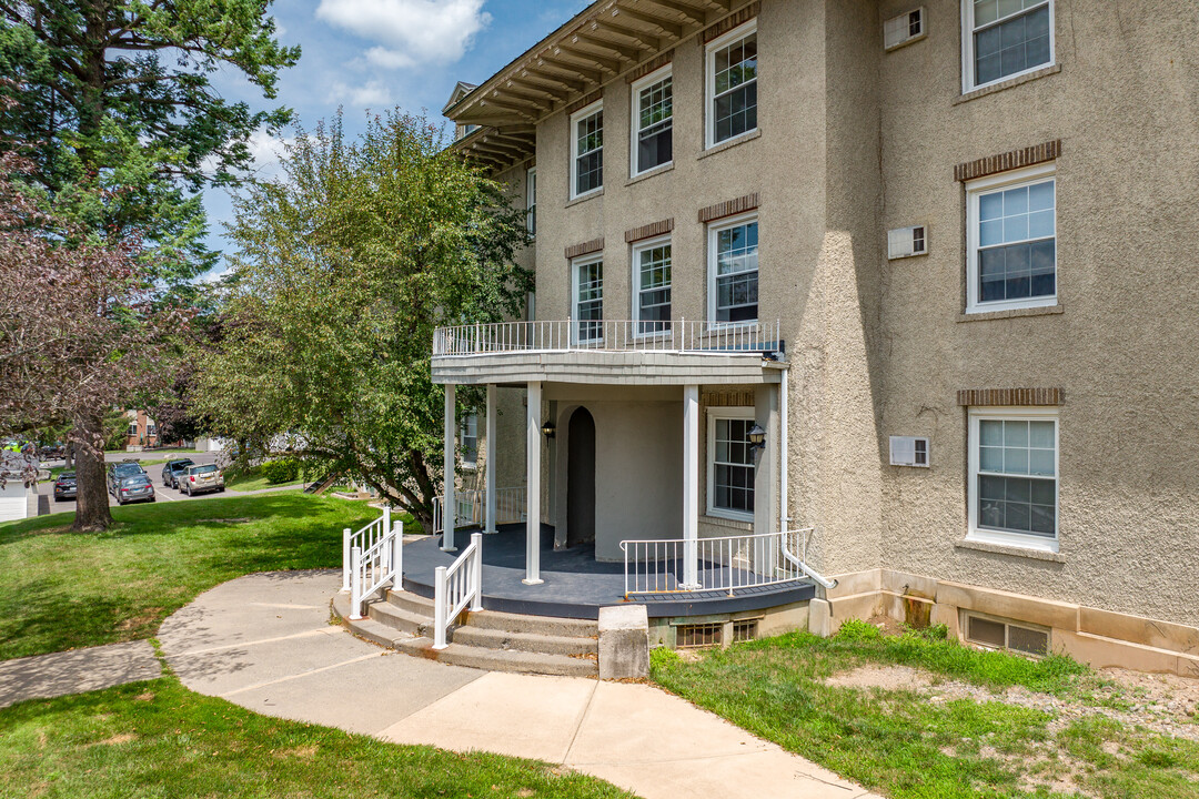 Manlius Academy in Manlius, NY - Building Photo