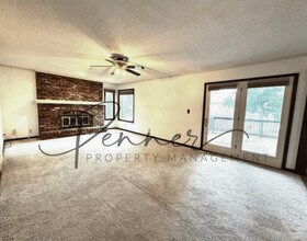 4174 SW Lafayette Pl in Lee's Summit, MO - Building Photo - Building Photo