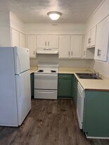 2304 Rocky Brook Rd, Unit C in Opelika, AL - Building Photo