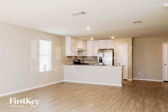 10703 Vinateros Dr in Converse, TX - Building Photo - Building Photo