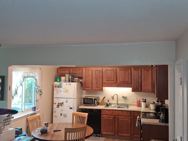 875 Carew Rd in Virginia Beach, VA - Building Photo - Building Photo