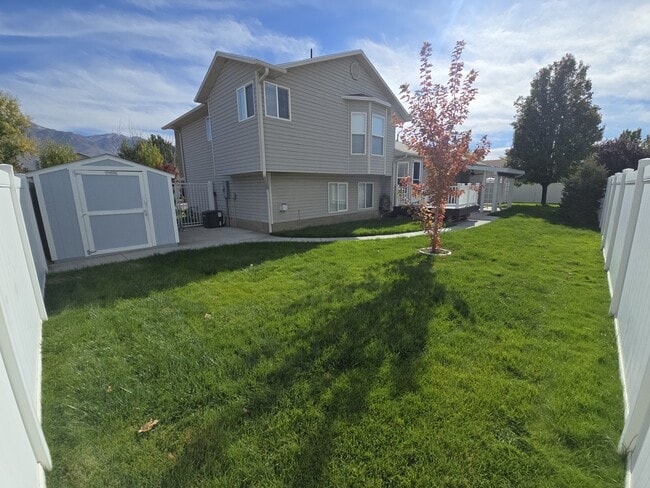 1361 N 325 E in Layton, UT - Building Photo - Building Photo