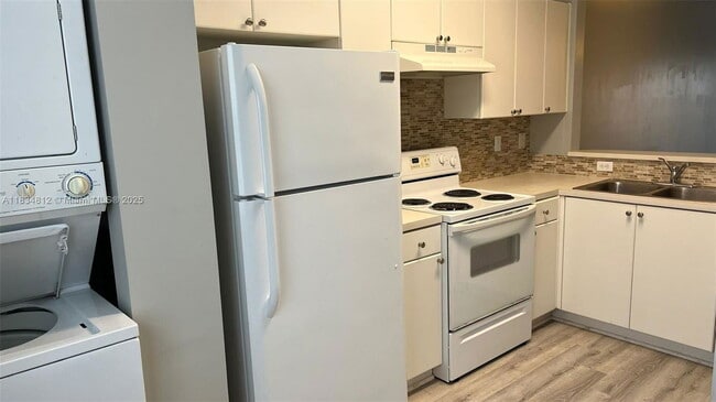 2317 SE 24th Ave in Homestead, FL - Building Photo - Building Photo