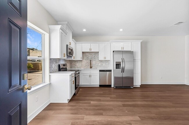 2005 Sealy Ave in Galveston, TX - Building Photo - Building Photo