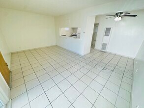 241 E Fremont Sq in Montebello, CA - Building Photo - Building Photo
