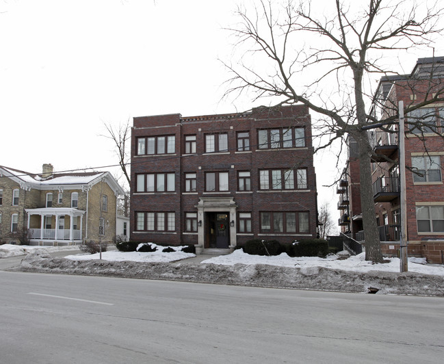 445 W Wilson St in Madison, WI - Foto de edificio - Building Photo