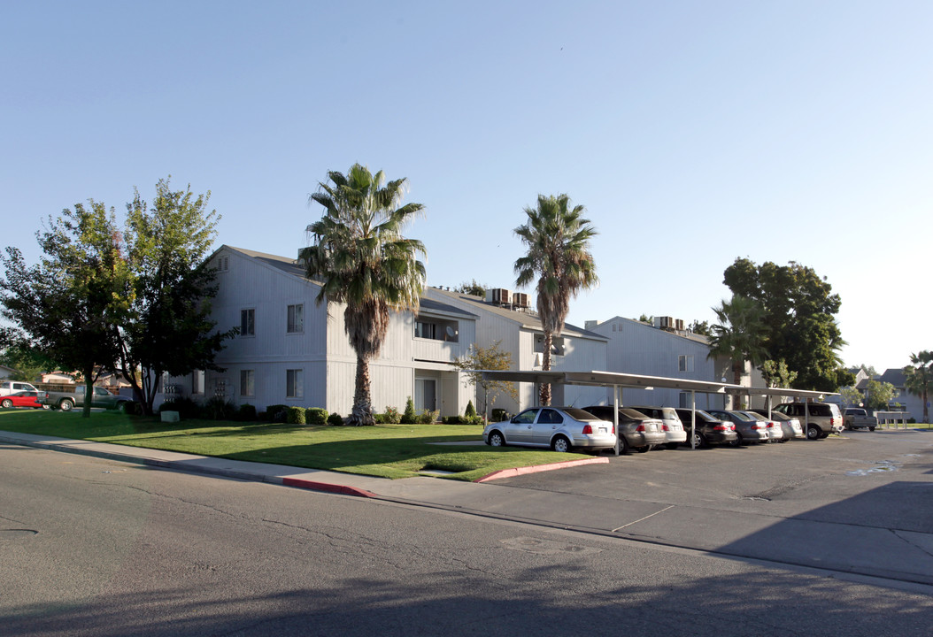 Hacienda Villa Apartments in Firebaugh, CA - Building Photo